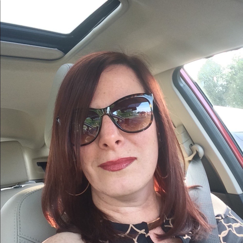 Meet your Posher, Denise